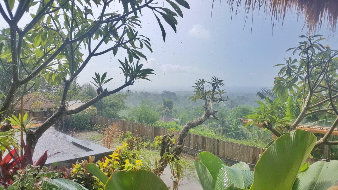 Menjangan Hill Hotel Banyuwedang Buitenkant foto