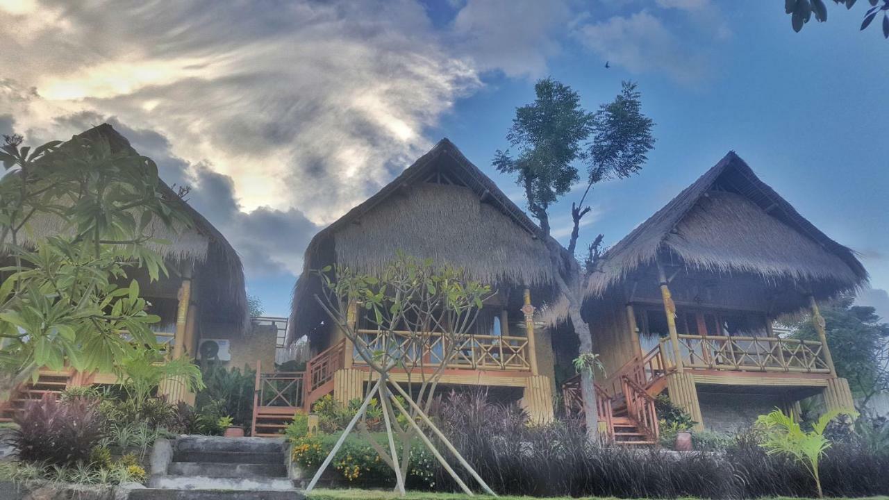 Menjangan Hill Hotel Banyuwedang Buitenkant foto